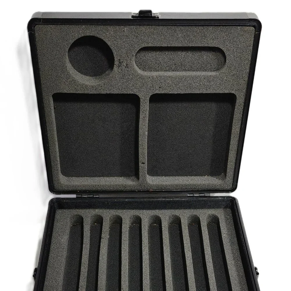 1915 Thompson & Co. Inc. Black & Silver Metal Travel Humidor Cigar & Acces Case